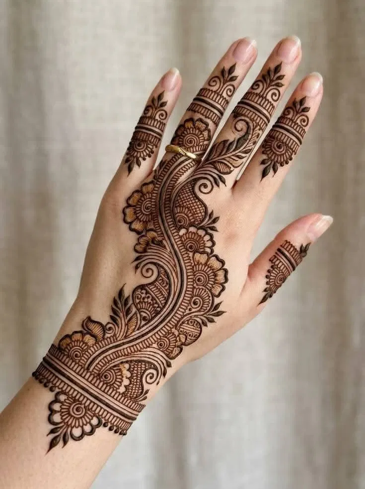 Aesthetic Arabic Back Hand Mehndi Design with Bel (2)