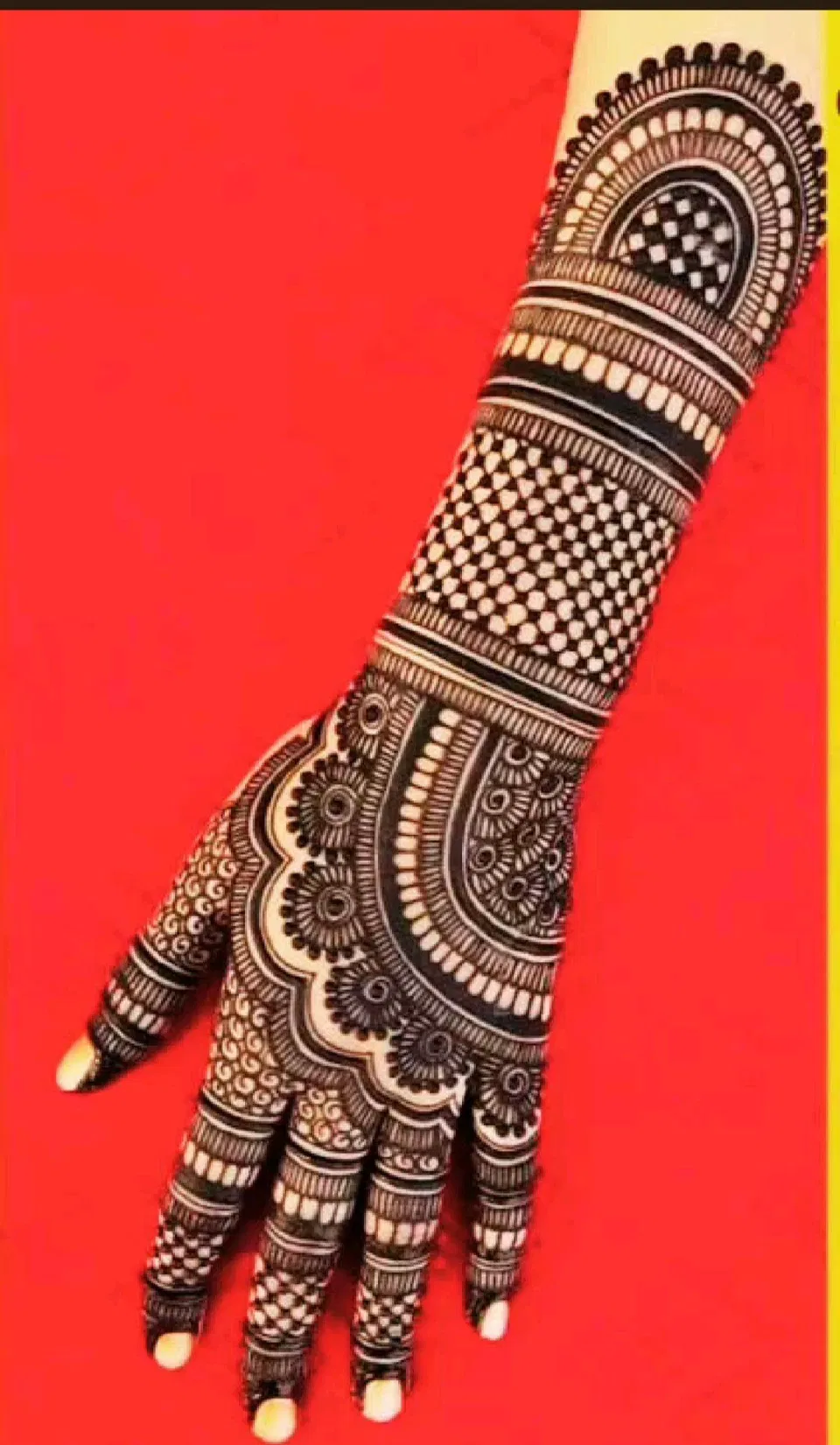Arabic Bridal Back Hand Mehndi Design with Gol Tikki and Jaal