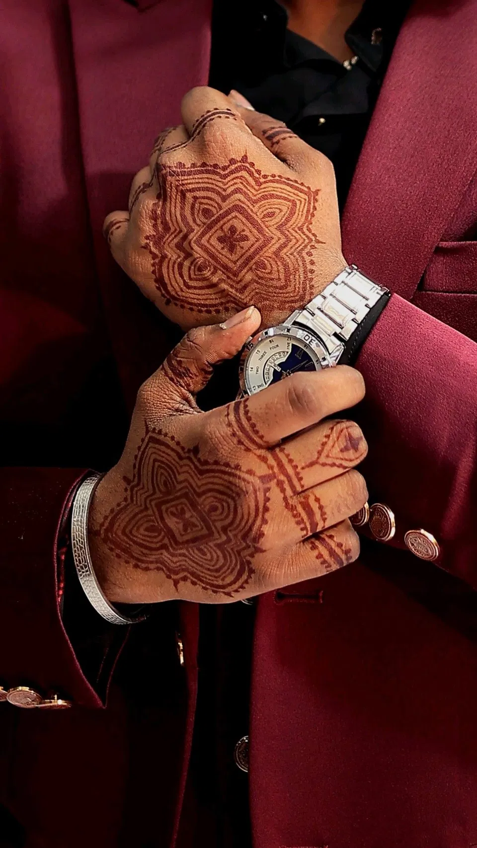 Bridal Royal Back Hand Mehndi Design with Gol Tikki and Deity