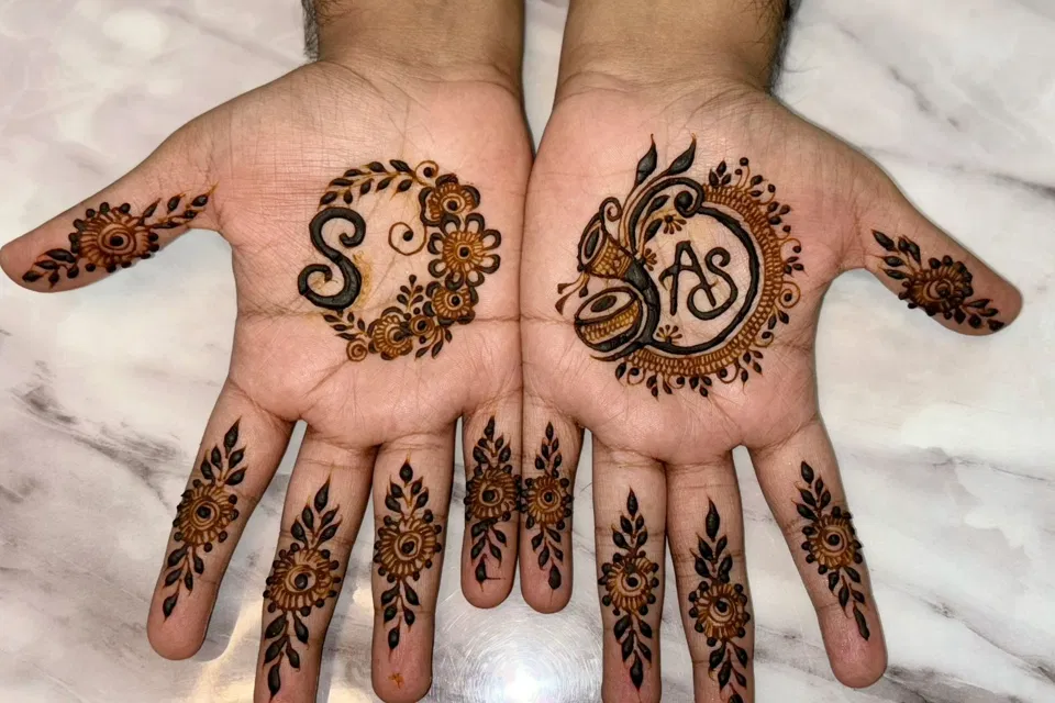 Royal Simple Mehndi Design with Deity and Jaal