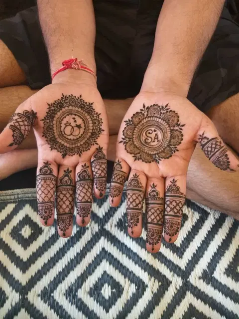 minimal royal circle front hand mehndi design