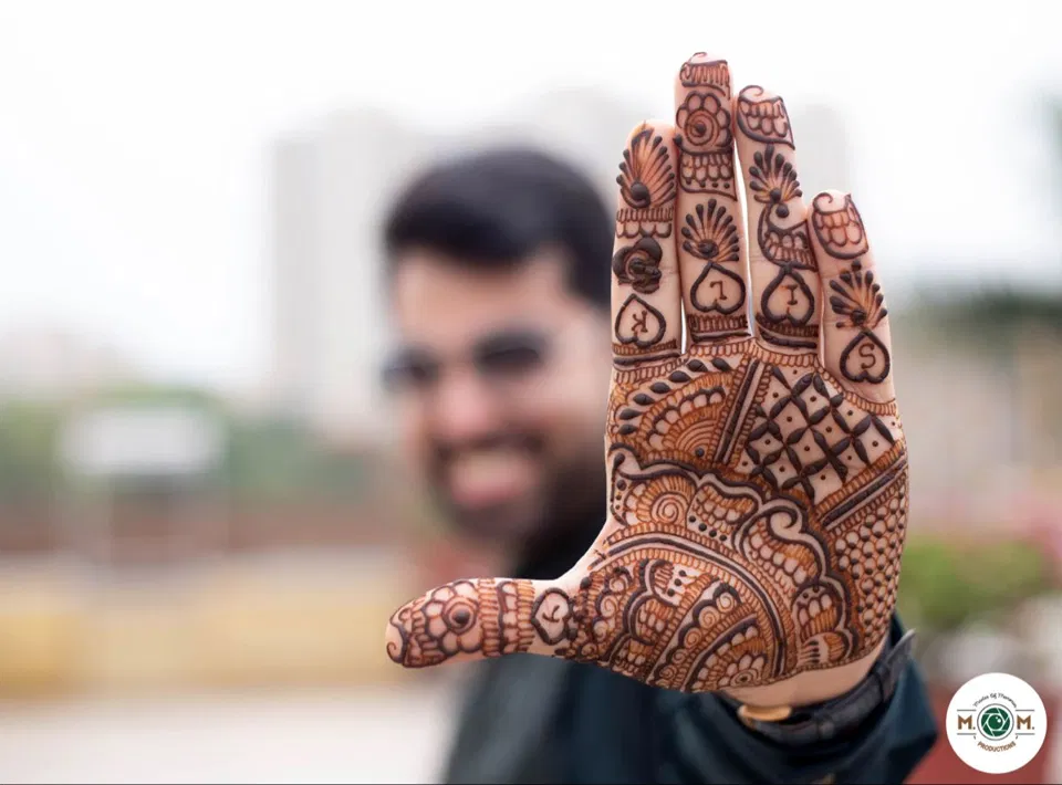 Bridal Royal Front Hand Mehndi Design with Deity and Figures (2)