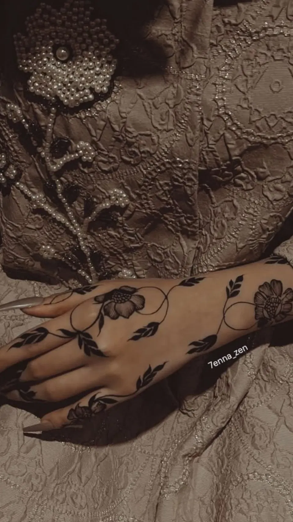 Aesthetic Arabic Arm Mehndi Design with Bel, Flowers and Jaal