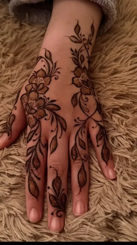 aesthetic arabic flower back hand mehndi design