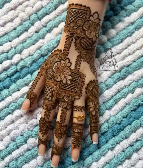 arabic bridal circle back hand mehndi design