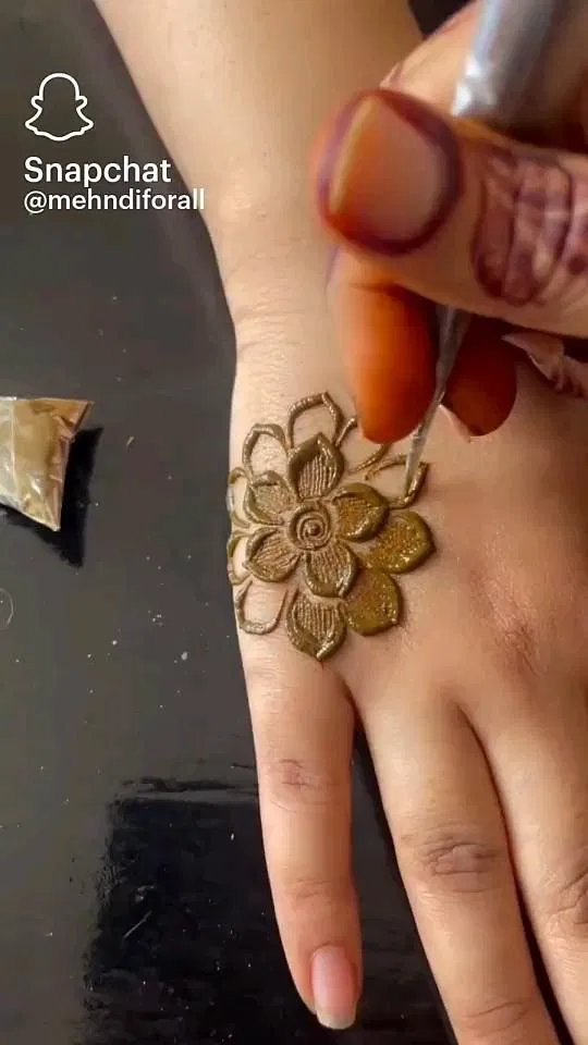 Arabic Simple Back Hand Mehndi Design with Flowers, Jaal and Lotus (2)