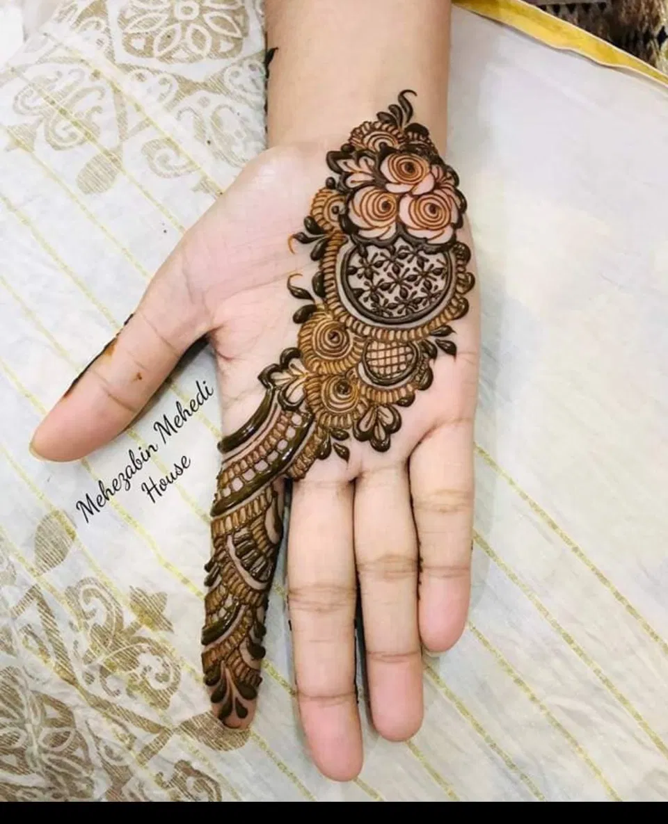 Simple Stylish Front Hand Mehndi Design with Bel and Flowers