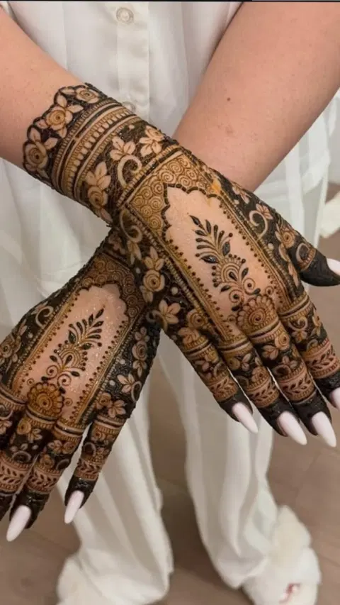 aesthetic bridal arm mehndi design