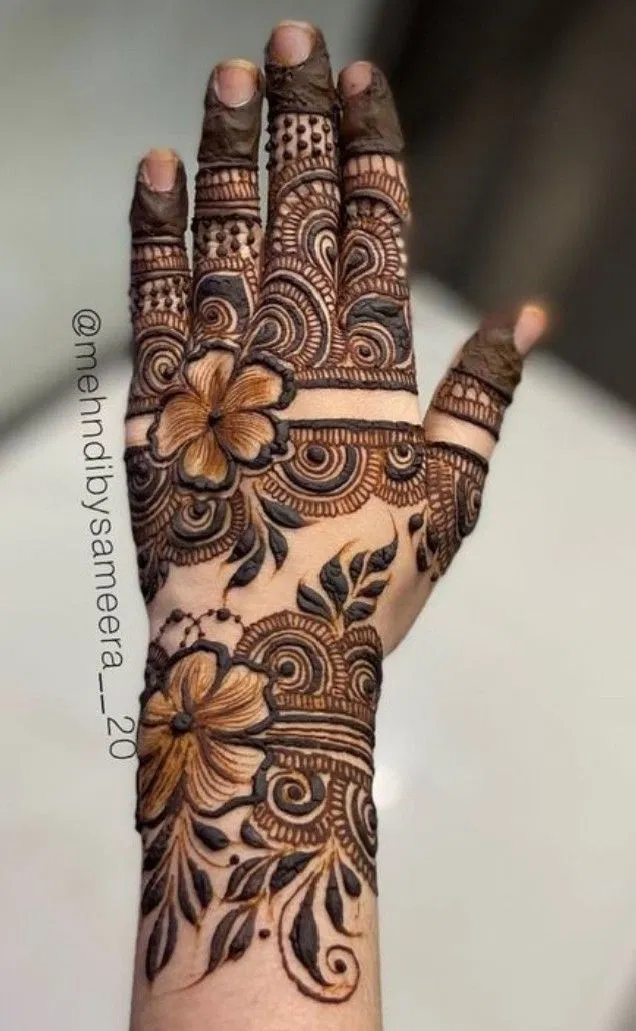 Arabic Bridal Back Hand Mehndi Design with Gol Tikki and Flowers (2)