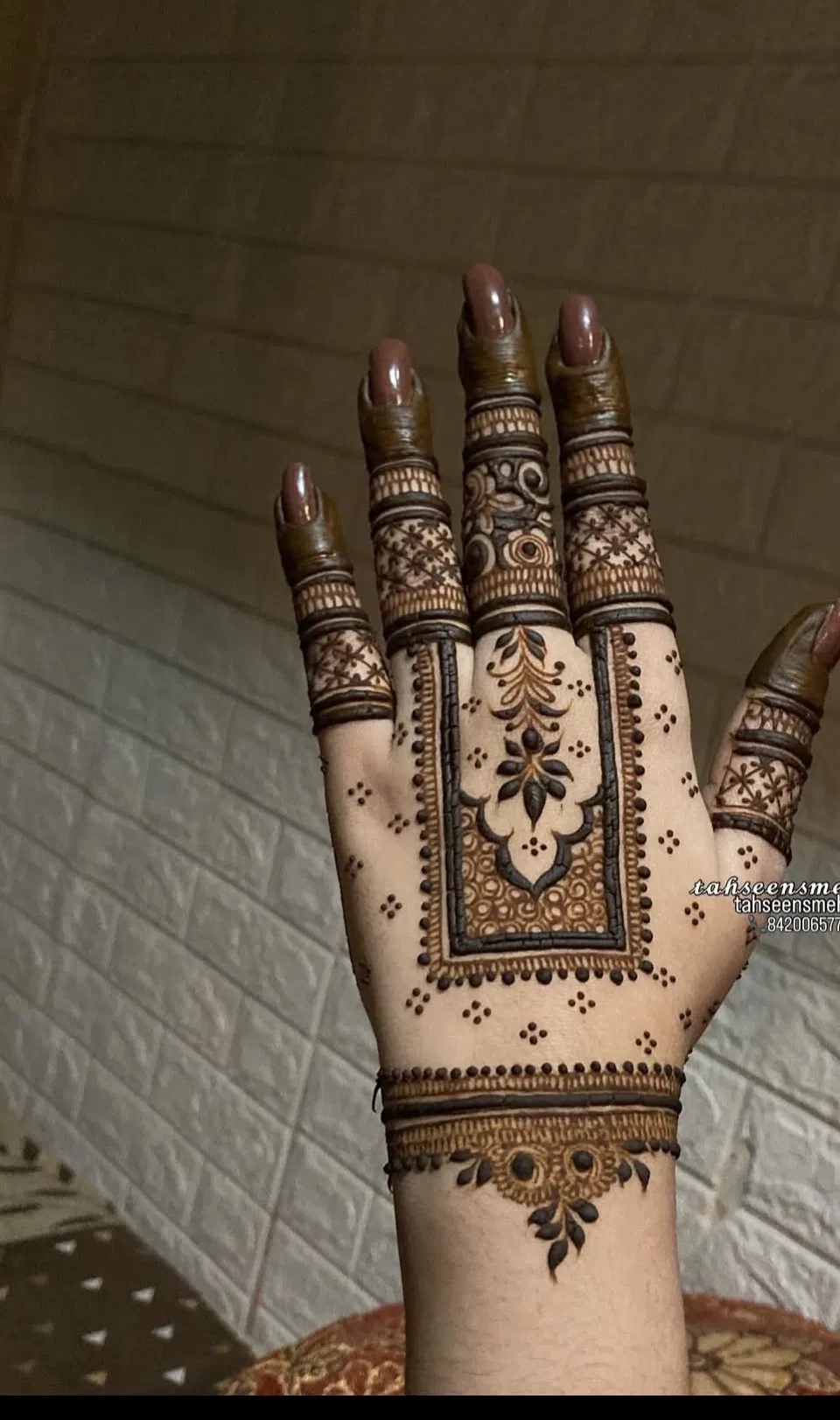 Aesthetic Dubai Back Hand Mehndi Design with Bel