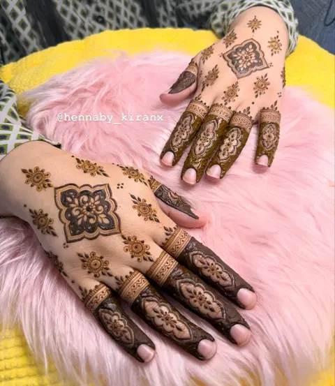 aesthetic minimal jaal back hand mehndi design