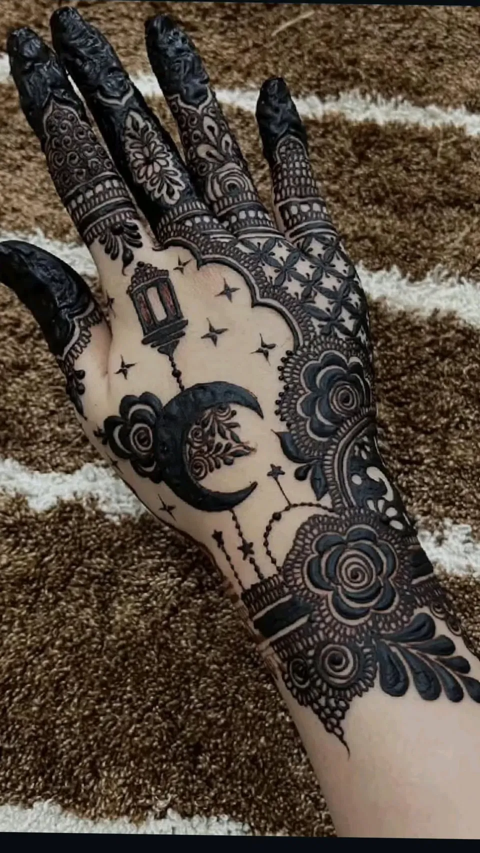 Bridal Dubai Mehndi Design with Jaal and Moon