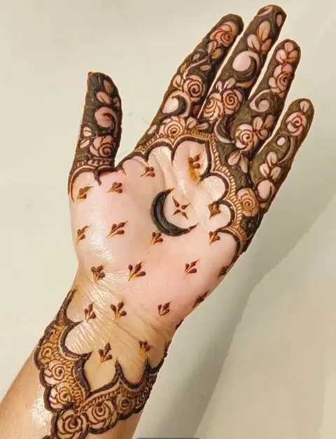 simple stylish jaal front hand mehndi design