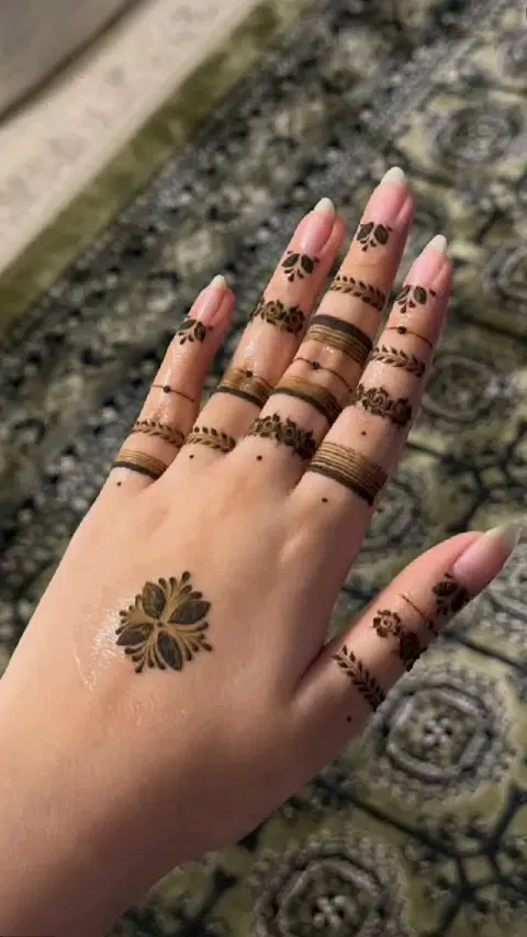 minimal simple back hand mehndi design