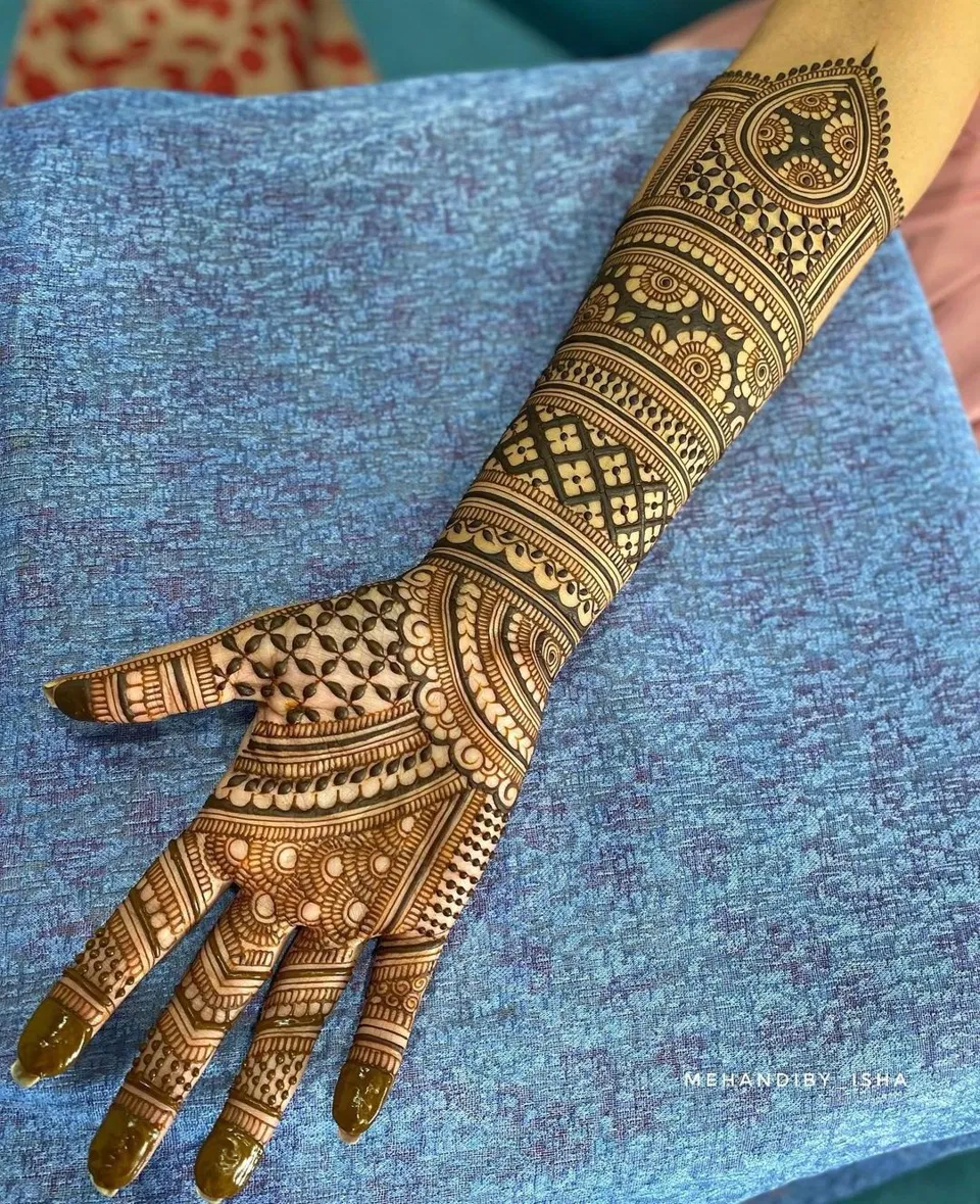 Bridal Arm Mehndi Design with Jaal