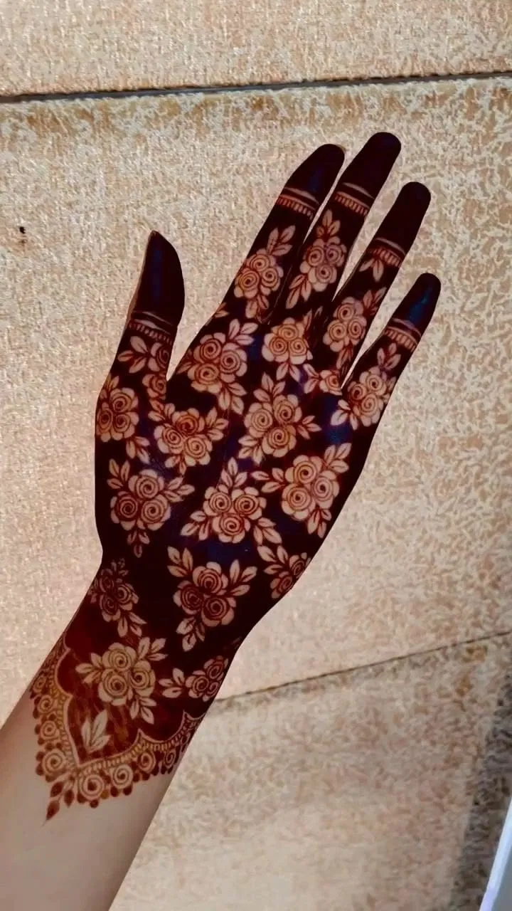Arabic Bridal Back Hand Mehndi Design with Flowers (10)
