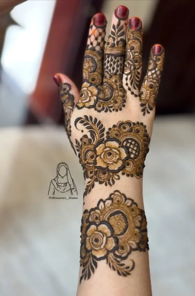 Arabic Dubai Back Hand Mehndi Design with Flowers