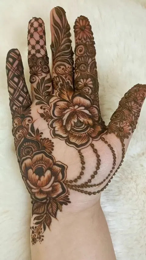 dubai simple flower front hand mehndi design