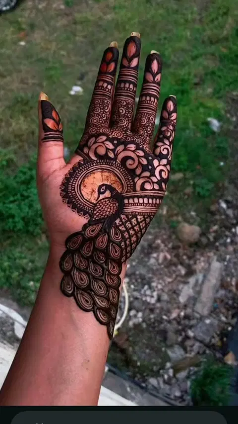 bridal stylish peacock front hand mehndi design