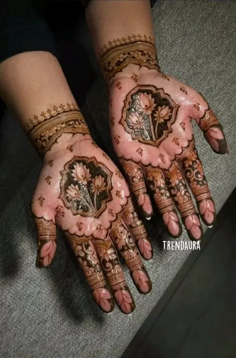 aesthetic arabic circle front hand mehndi design