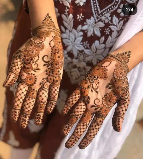 aesthetic arabic finger mehndi design