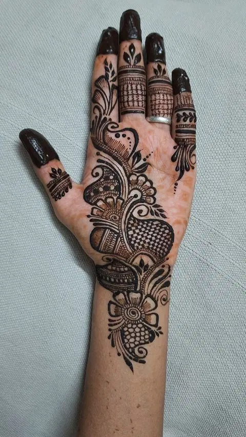 arabic bel front hand mehndi design
