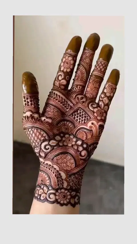 bridal pakistani circle finger mehndi design