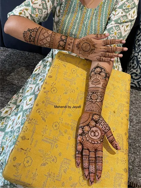 bridal simple foot mehndi design
