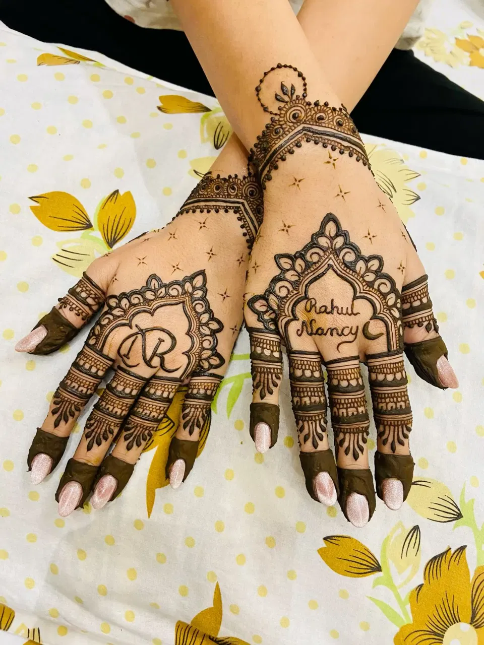 Bridal Simple Wrist Mehndi Design with Gol Tikki and Flowers