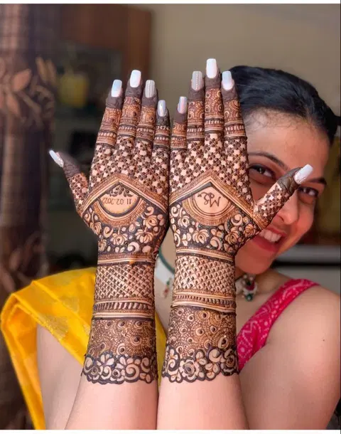 bridal dubai figure back hand mehndi design