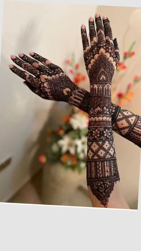 arabic bridal circle back hand mehndi design