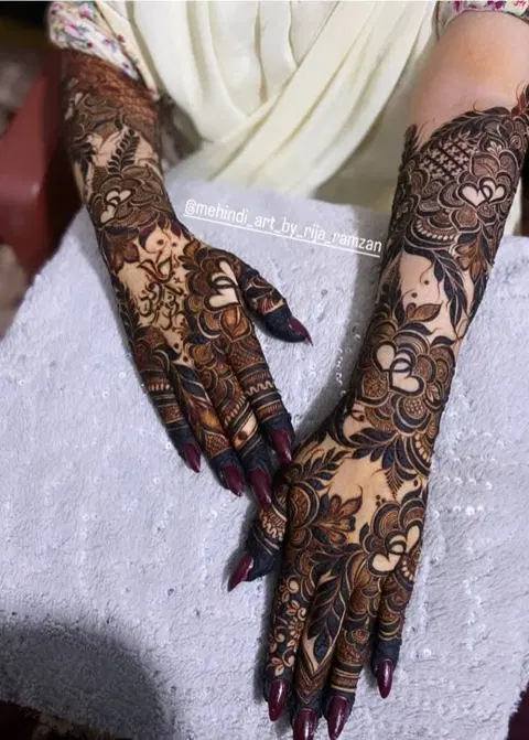 bridal dubai figure back hand mehndi design