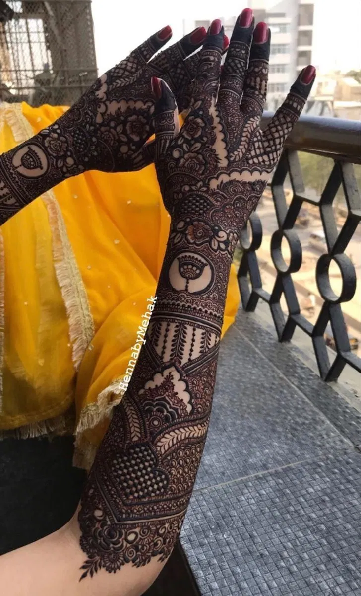 Bridal Indian Back Hand Mehndi Design with Jaal (6)