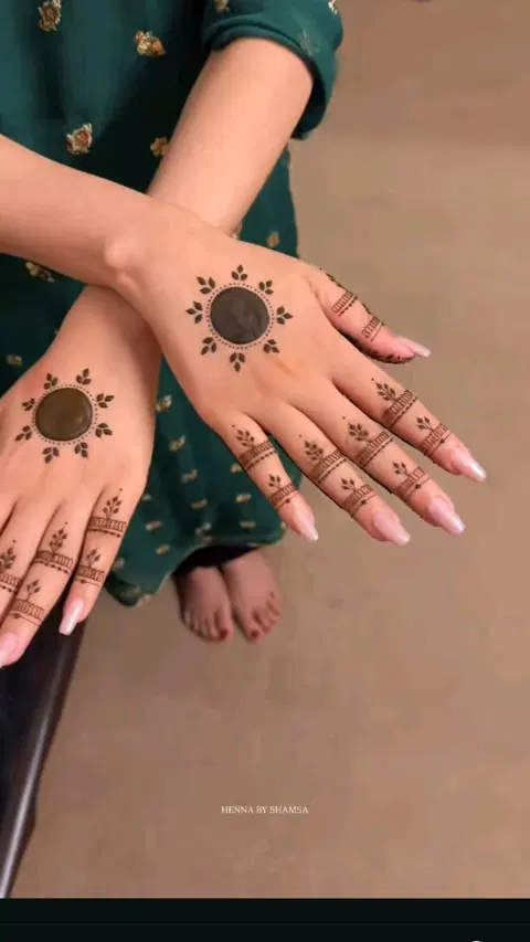 simple circle finger mehndi design