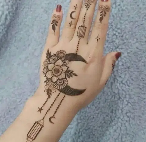 aesthetic arabic jaal front hand mehndi design