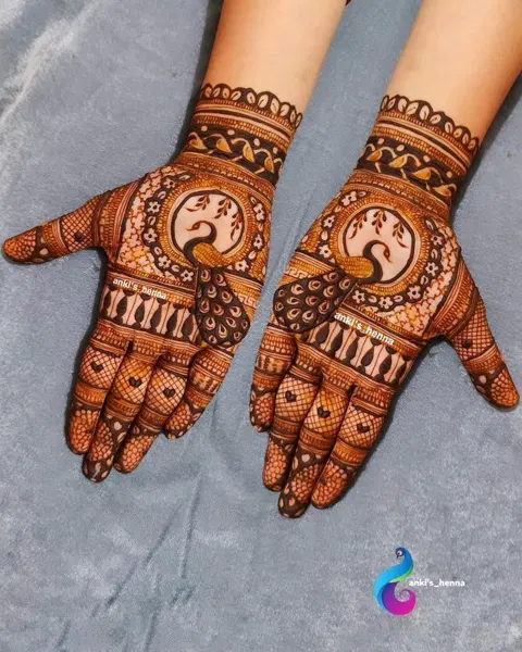 stylish circle back hand mehndi design