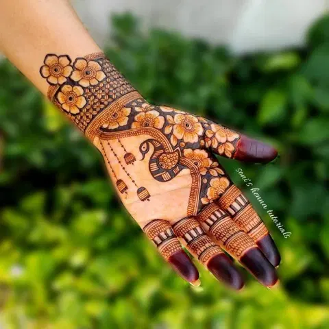aesthetic stylish lotus back hand mehndi design