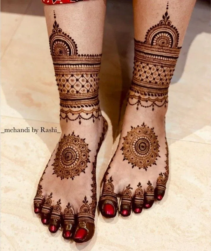 Bridal Indian Foot Mehndi Design with Gol Tikki, Figures and Jaal