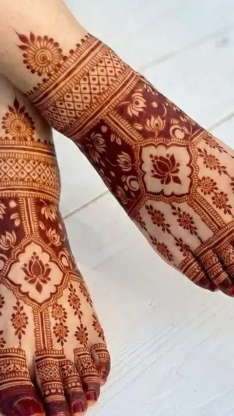 bridal figure foot mehndi design