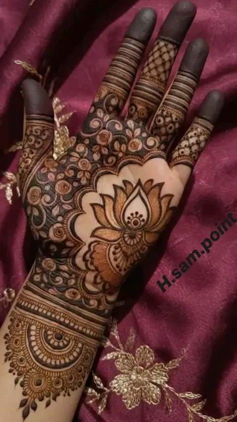 aesthetic bridal flower back hand mehndi design
