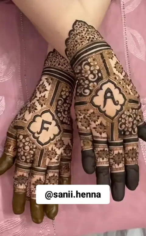 figure back hand mehndi design
