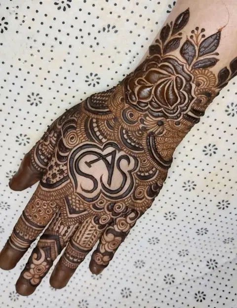 bridal name mehndi design