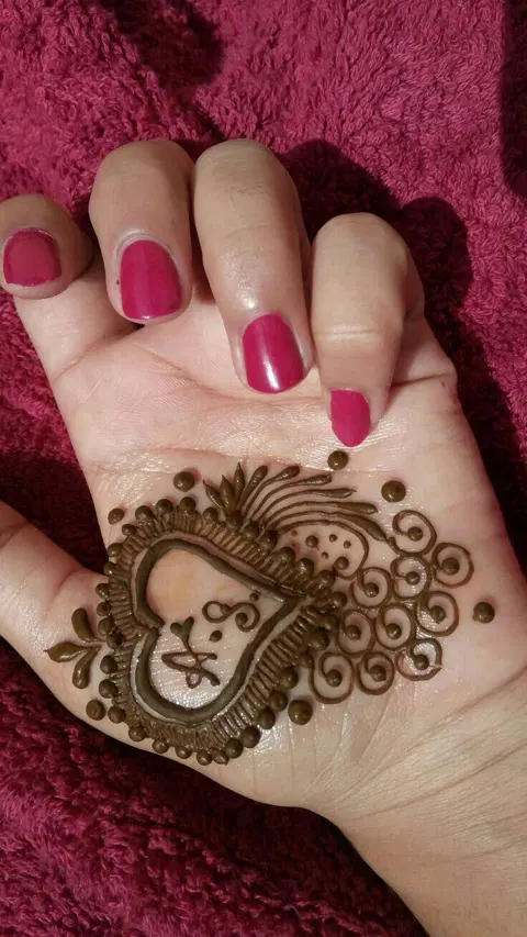 simple heart finger mehndi design