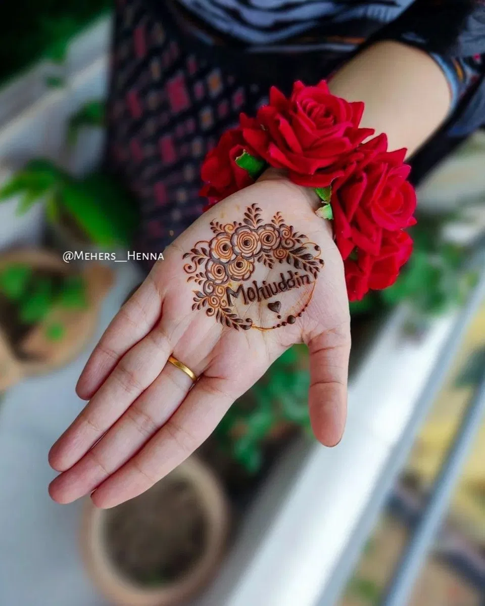 Simple Finger Mehndi Design with Gol Tikki, Flowers and Jaal (3)