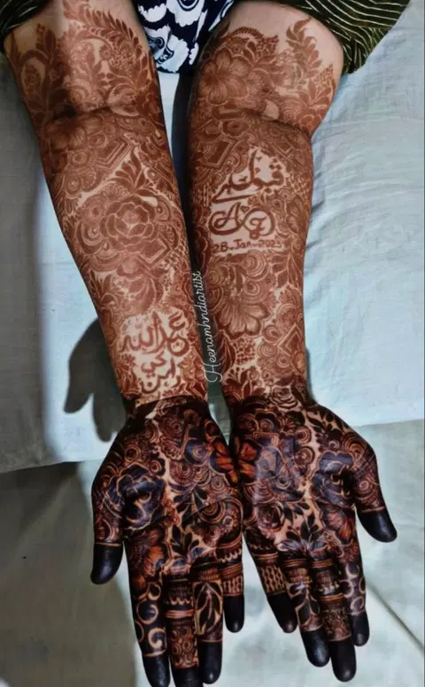 bridal dubai figure front hand mehndi design