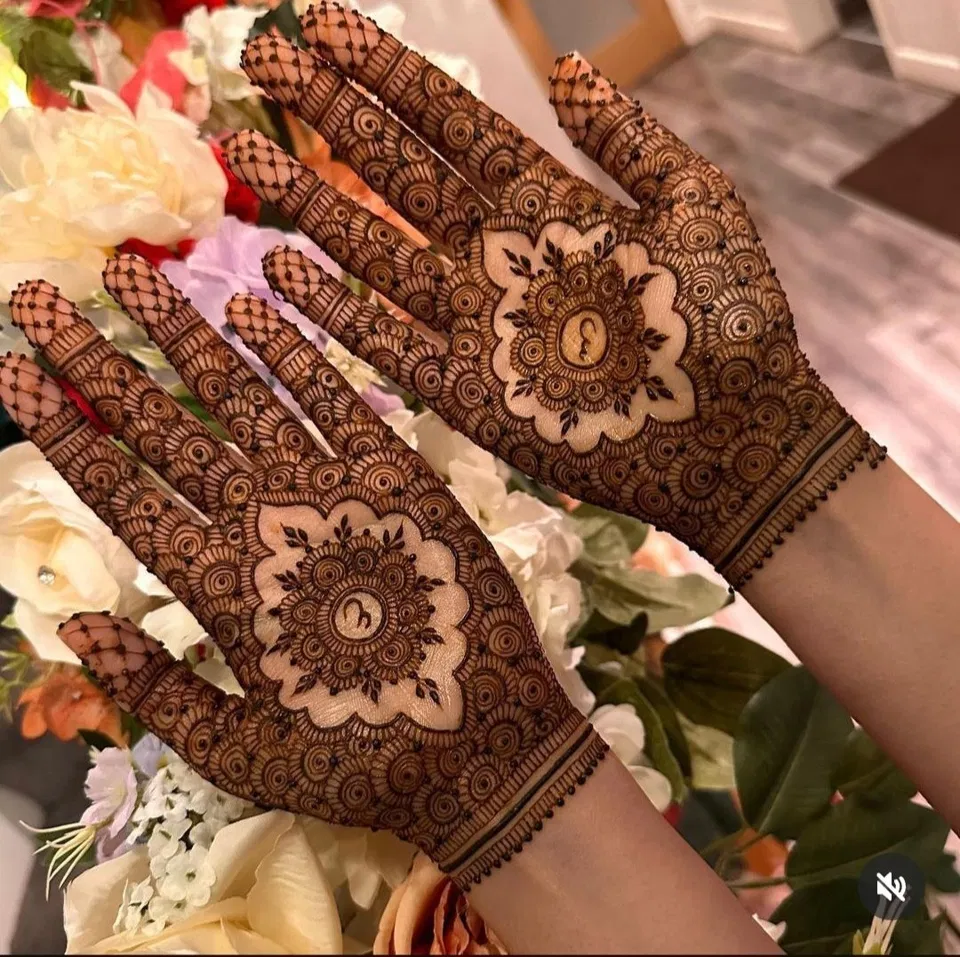 Bridal Front Hand Mehndi Design with Flowers and Jaal