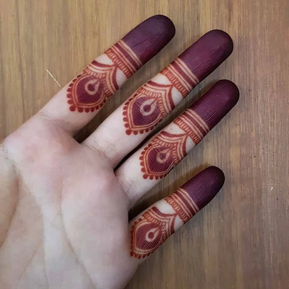 Aesthetic Royal Back Hand Mehndi Design (18)