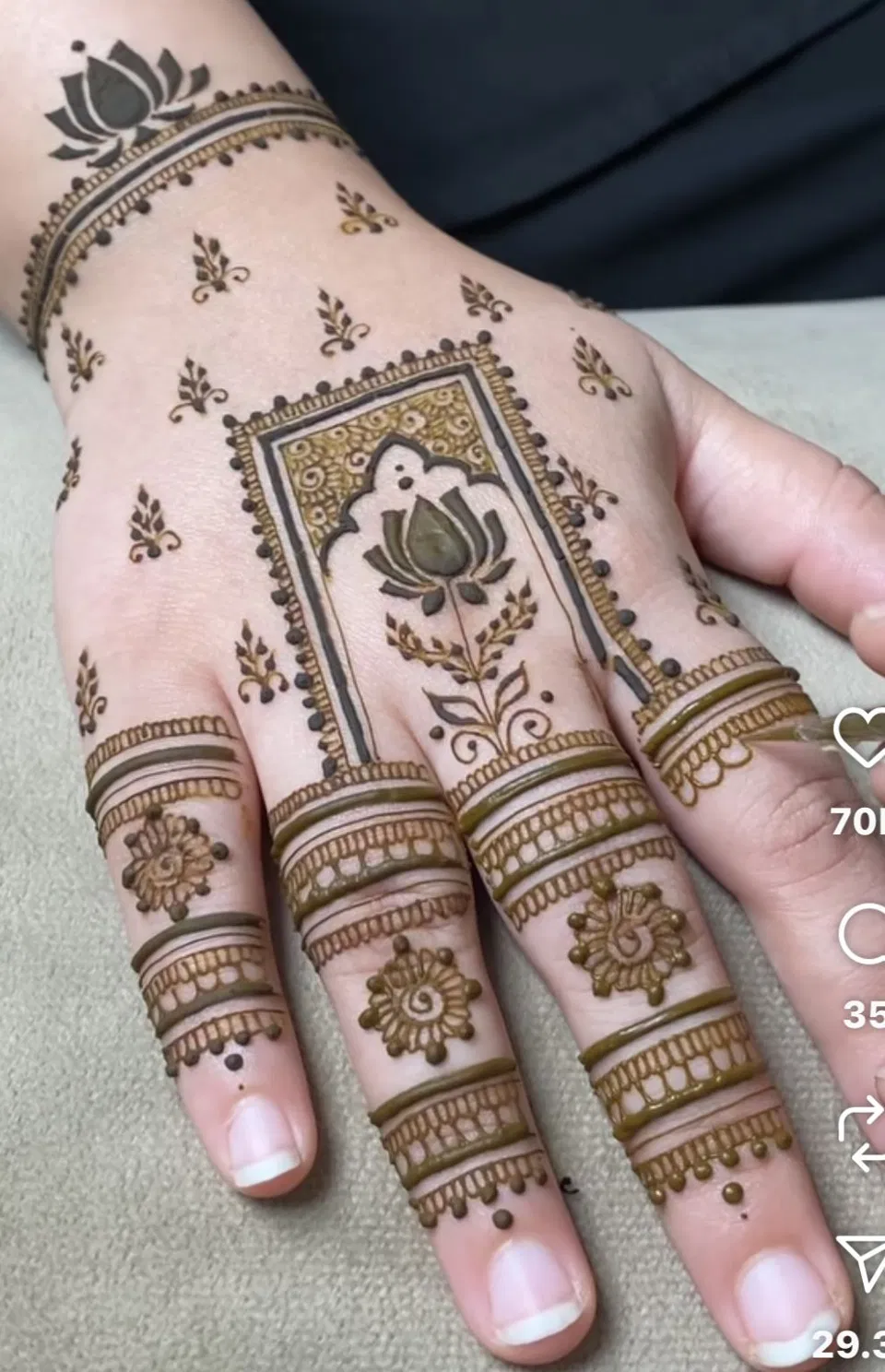 Aesthetic Stylish Back Hand Mehndi Design with Jaal and Lotus for Diwali (2)