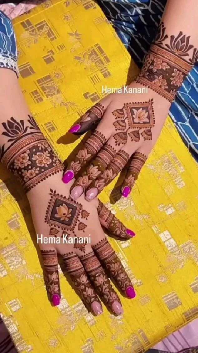 Aesthetic Back Hand Mehndi Design