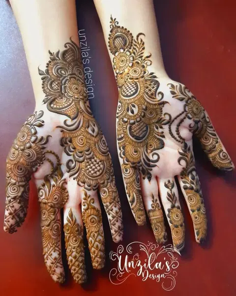 aesthetic arabic back hand mehndi design